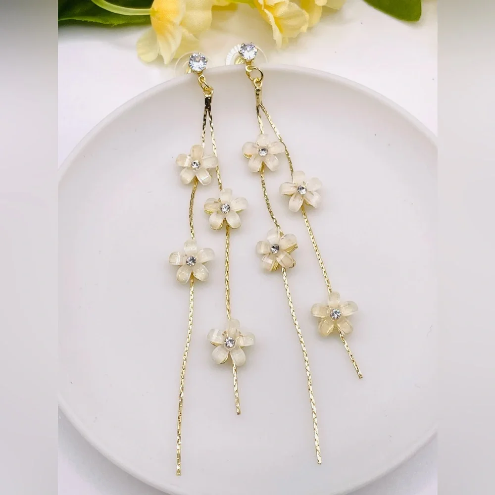Flower Tassel Earrings - Picture 4 of 6